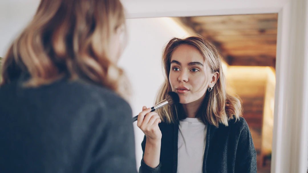 Comment créer une routine de maquillage autour du fond de teint - Hailey Beauty