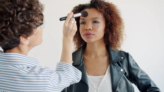 Fond de teint adaptable pour un maquillage naturel parfait - Hailey Beauty