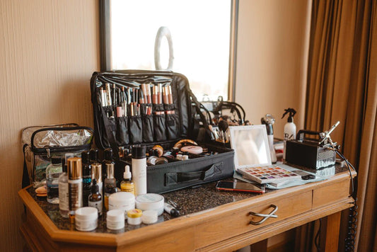 Les tendances de consommation autour du fond de teint adaptable - Hailey Beauty