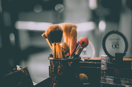Nettoyage et entretien des outils de maquillage - Hailey Beauty