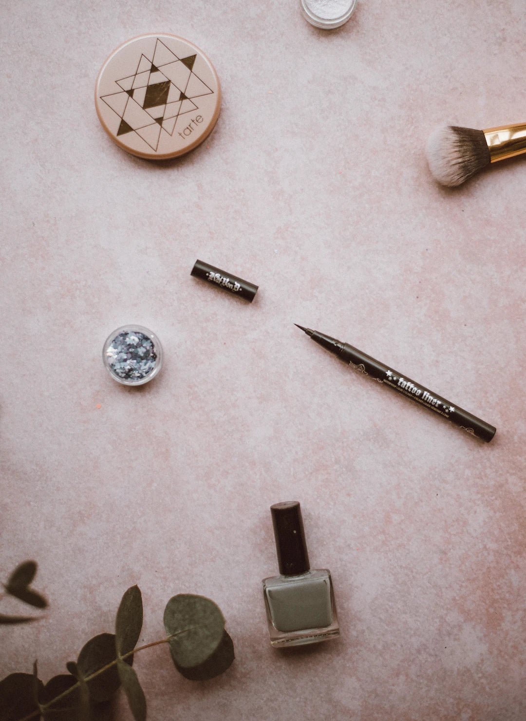Pourquoi choisir un fond de teint non comédogène ? - Hailey Beauty