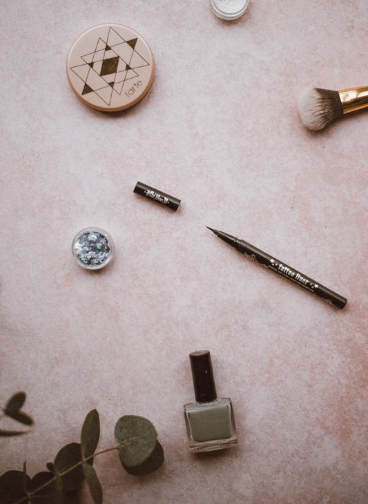 Pourquoi choisir un fond de teint non comédogène ? - Hailey Beauty